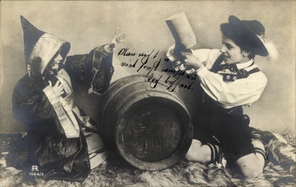PC Munich Child, beer barrel, boy in traditional costume, leather trousers, beer mug