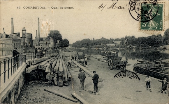 Postcard Courbevoie Hauts de Seine, 42 Quai de Seine, river landscape, logs, people on the bank