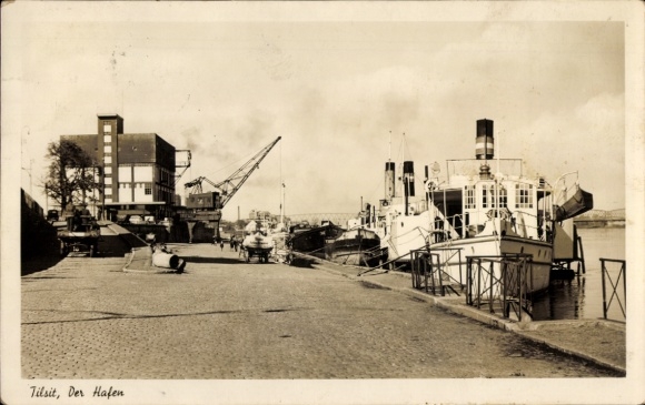 Ak Sowjetsk Tilsit Ostpreußen, Hafen, Schiffe, Kran