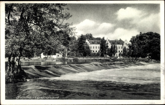Postcard Grimma in Saxony, district office, weir
