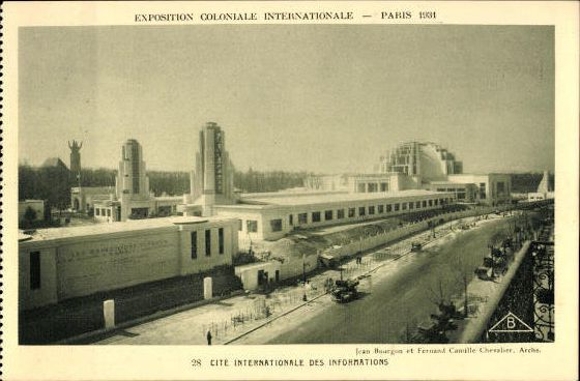 Set von 75 Ansichtskarten, Weltausstellung Paris, 1900, 1937