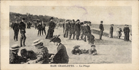 Postcard Grahamlands, Charlotte Bay, beach life