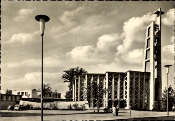 Postcard Berlin Tiergarten, Catholic Church of St. Ansgar in the Hansaviertel