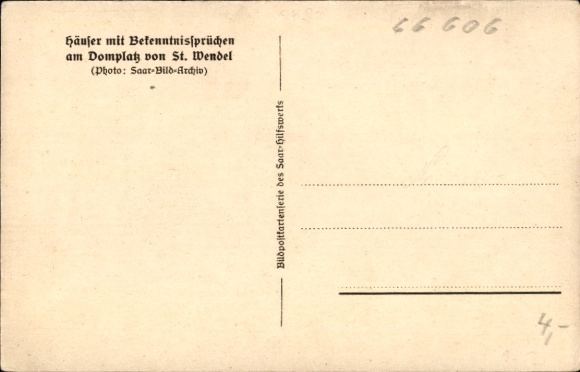 Postcard Sankt Wendel Saarland, houses with confessional sayings on the cathedral square, market stalls