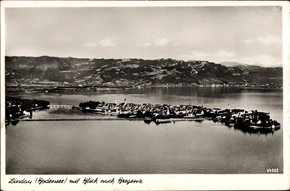 Ak Lindau am Bodensee Schwaben,  Bodensee, Blick nach Bregenz, Schwarz-Weiß-Fotografie