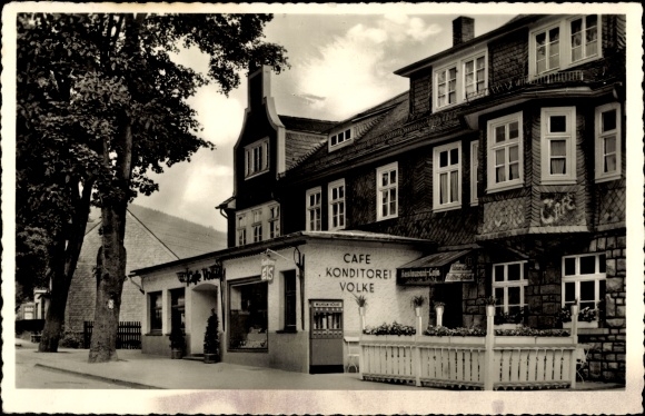 Postcard Willingen im Upland Waldeck Hessen, pension and cafe, street section