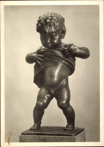 Ak Plastik von Gustav A. Bredow, Brunnenbuberl, HDK 358, Photo Hoffmann