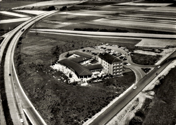 Ak Kassel in Hessen, Luftbild, Autobahn Rasthaus, Pachter Herbert Henkel, nahe Autobahn