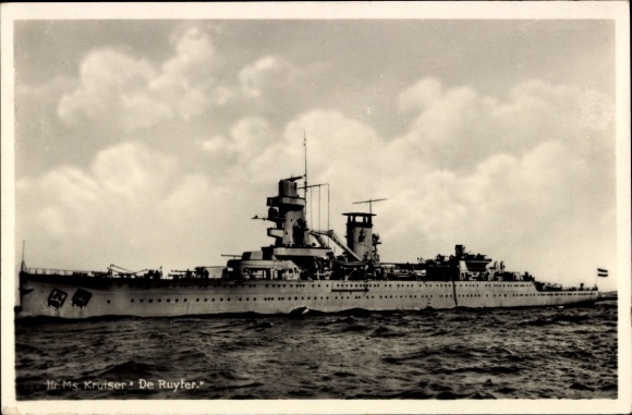 Ak oorlogsschip van de Nederlandse Marine, kruiser De Ruyter