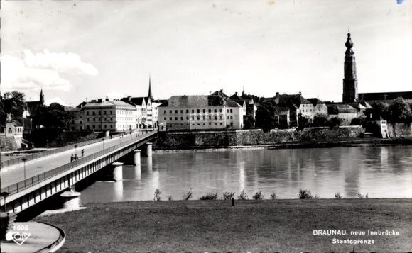 Postcard Braunau am Inn Upper Austria, bridge, state border, church tower