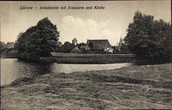 Postcard Lüchow im Wendland, Jeetzelpartie with official tower and church