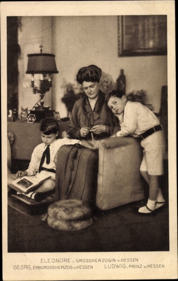 PC Eleonore zu Solms-Hohensolms-Lich, Grand Duchess of Hesse with her children