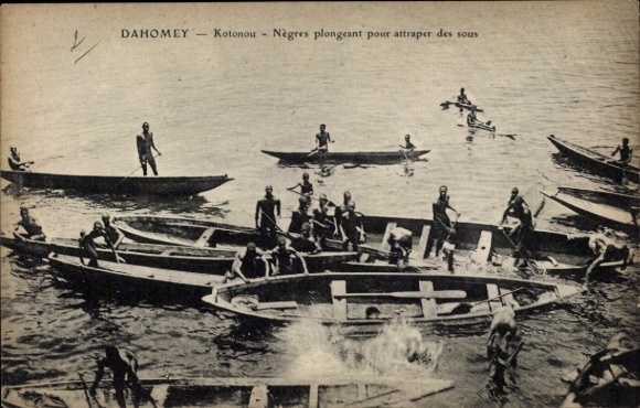 Ak Cotonou Dahomey Benin, Schwarze tauchen, um Geld zu fangen