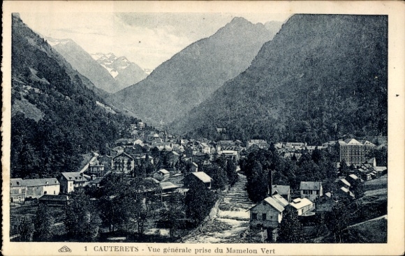 Ak Cauterets Hautes Pyrénées , Berglandschaft, Stadtansicht,  Mamelon Vert