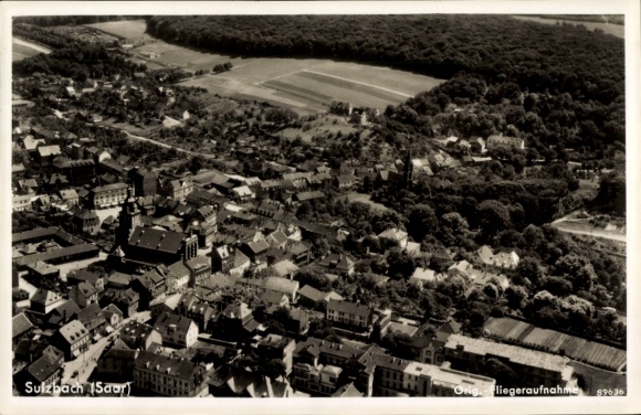 KP Sulzbach w Kraju Saary, widok z lotu ptaka na Sulzbach, budynki, pola, las