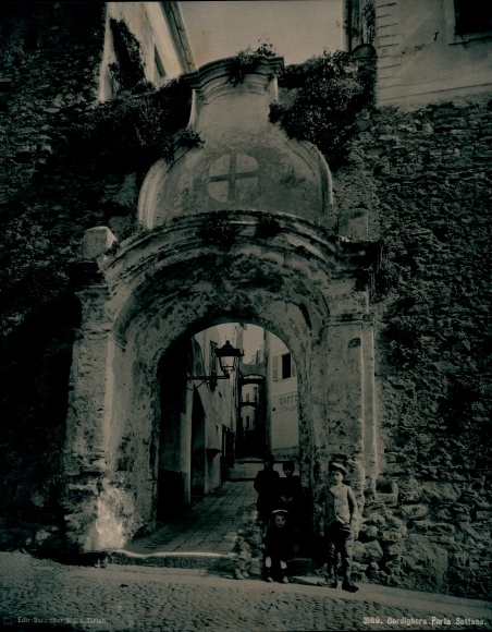 Chromotype Bordighera Ligurië, Porta Suttana