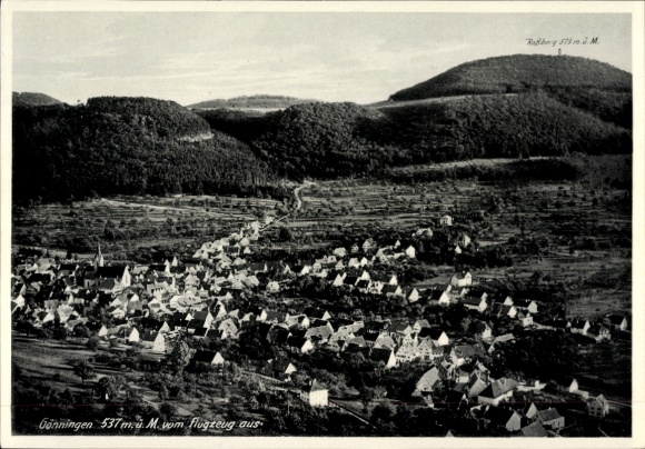 Postcard Gönningen Reutlingen in Württemberg, aerial photograph of the town with Roßberg