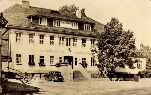 Ak Hoheneiche Saalfelder Höhe Saalfeld an der Saale, Gebäude mit Fenster, Parkplätzen, Auto, Faßa