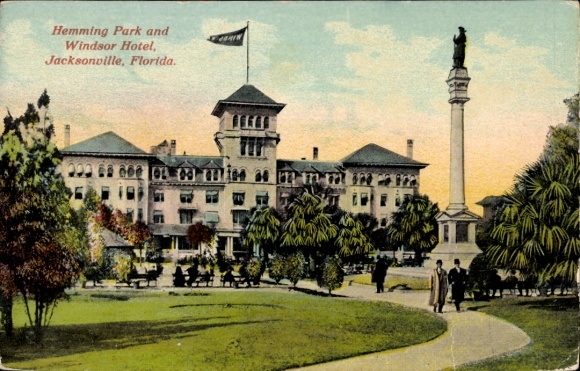Ak Jacksonville Florida USA, Hemming Park, Windsor Hotel, standbeeld, bomen, mensen