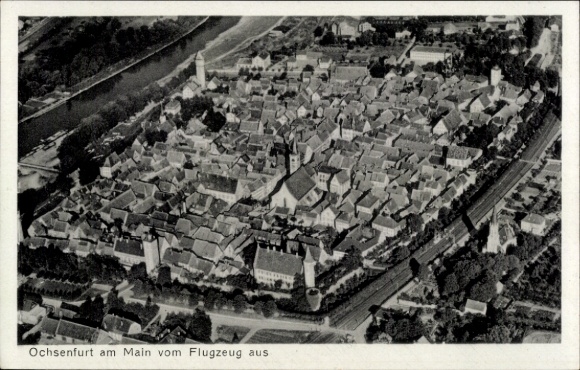 Ak Ochsenfurt am Main Unterfranken, Luftaufnahme von Ochsenfurt, Stadtansicht, Fluss im Bild