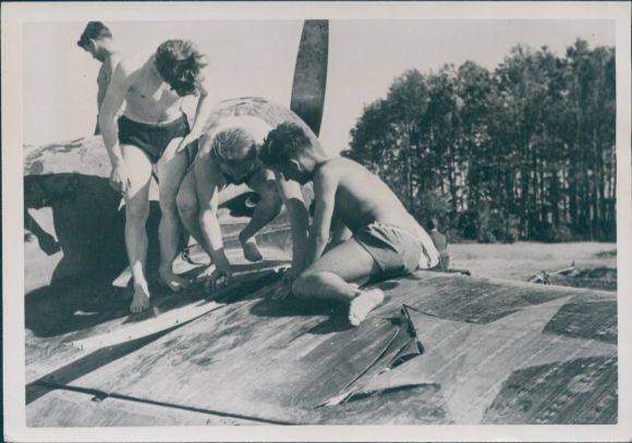 Photo Wehrmacht soldiers examine Russian combat aircraft, II WW