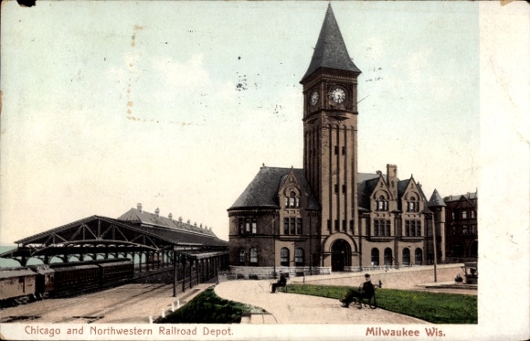 Ak Milwaukee Wisconsin USA, Chicago en Northwestern Railroad Depot, Klokkentoren, Perron, Architectuur