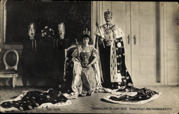 Ak Trondheim Norwegen, König Haakon VII und Maud, Szepter, Krone