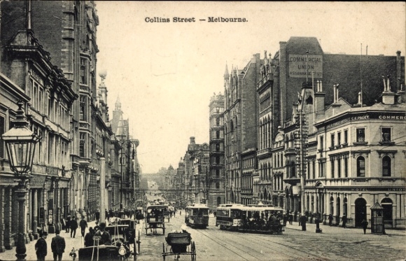 Ak Melbourne Australien, Straße mit Gebäuden, Straßenbahnen, Fuhrwerken,  Stadtansicht