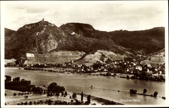 Ak Königswinter am Rhein, Drachenfels, Bergansicht mit  Rheinlandschaft, Landschaftsaufnahme