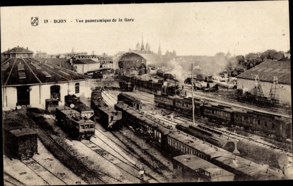Postcard Dijon Côte d'Or, panoramic view of the train station