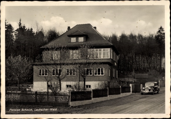 Postcard Laubach in Hesse, Pension Schmidt, Laubacher Forest, car