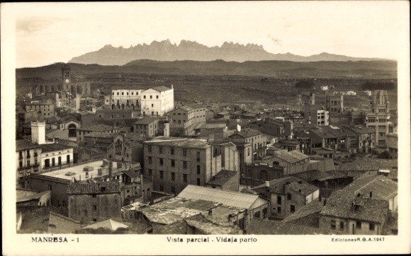 Ak Manresa Katalonien Spanien, Stadtansicht von  teilweise Sicht, Berge im Hintergrund, 1947