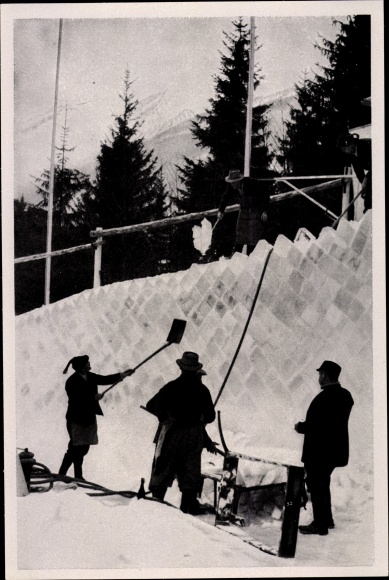 Collective picture Olympic Games 1936, Winter Games, construction of the bobsleigh run, ice cubes from the Rießersee