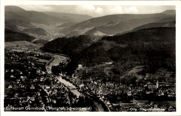 Ak Gernsbach im Schwarzwald, Schloss Eberstein, Luftkurort Gernsbad, Murgtal, Schwarz Wald, Flieg