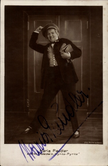 Ak Schauspielerin Maria Paudler, Portrait als Emil Thülecke in Kyritz Pyritz, Autogramm