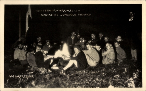 Zdjęcie KP Młodzież niemiecka Meksyk, Zimowa pomoc 1933/34, Przy ognisku