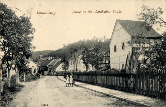 Ak Leutenberg in Thüringen, Vorderansicht von Gebäuden, Straße, zwei Kinder