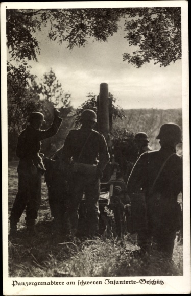 Postcard German Wehrmacht, Panzergrenadiers at the heavy infantry gun