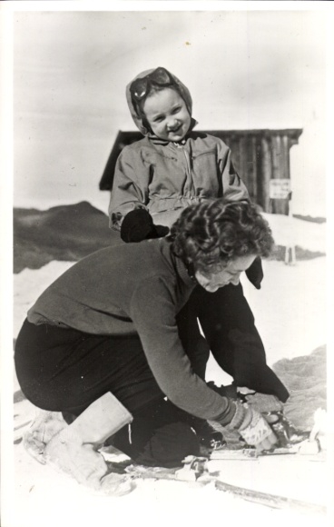 Ak Prinzessin Margriet der Niederlande, Skiurlaub St. Anton 1950