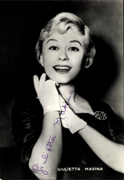Postcard actress Giulietta Masina, portrait, autograph stamp