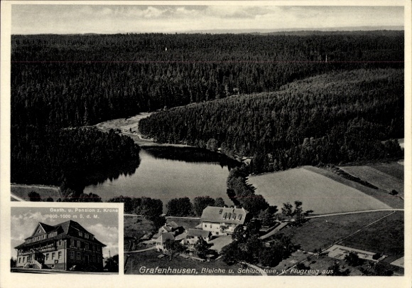 Ak Grafenhausen im Schwarzwald, Luftaufnahme, Wald, Schluchsee, Gasthaus zur Krone, Pension