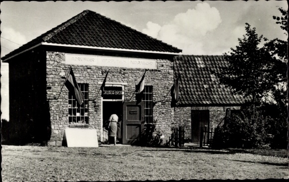 Postcard Hoch Elten Emmerich am Rhein, historical building, entrance with person, flags, stones, rural