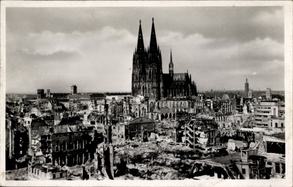 Ak Köln am Rhein, Dom und zerstörte Innenstadt