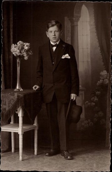 10 old photo PC men, various motifs