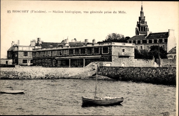 PC Roscoff Finistère, Biological Station, general view from the pier