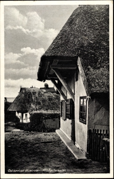 Photo Baltic resort Wustrow Fischland, old fishing cottages