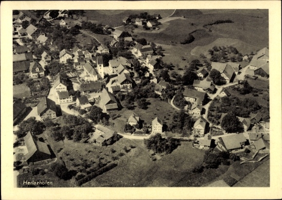 Postcard Herlazhofen Leutkirch im Allgäu Württemberg, aerial view of many houses, streets and lands