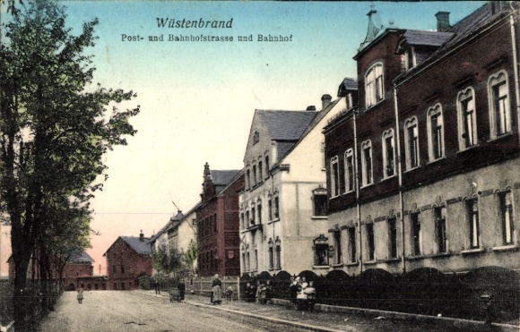 Ak Wüstenbrand Hohenstein Ernstthal Sachsen, Poststraße, Bahnhofstraße, Bahnhof