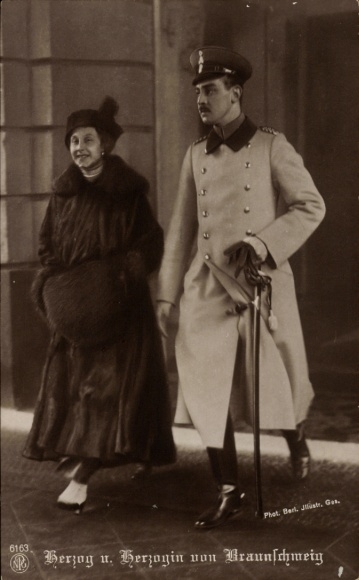 Ak Herzog Ernst August zu Braunschweig Lüneburg, Prinzessin Victoria Luise von Preußen, NPG 6163