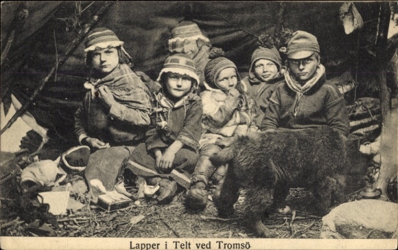 Postcard Lapper i Telt ved Tromso, Laplanders in a tent, children, dog